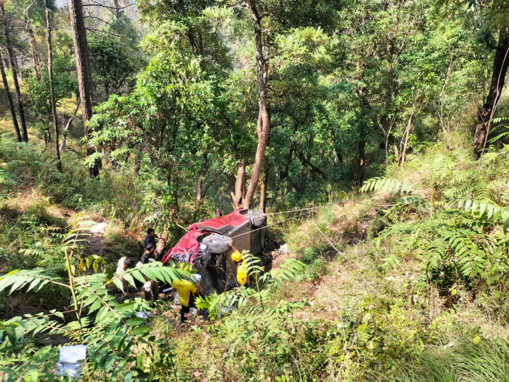 Major accident in Nainital : नैनीताल में बड़ा हादसा: गहरी खाई में गिरी कार, पांच श्रद्धालुओं की दर्दनाक मौत
