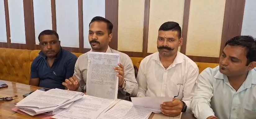 Serious allegations made in press conference : विकासनगर में सीलिंग और चाय बागान की जमीनों में धोखाधड़ी का आरोप, प्रेस वार्ता में लगाए गंभीर आरोप