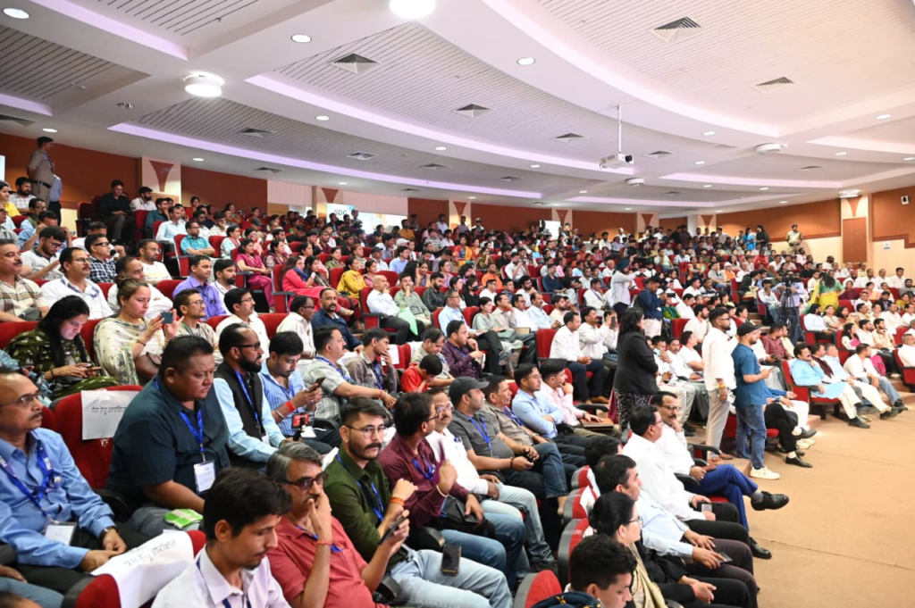 Award ceremony held in Almora अल्मोड़ा में आयोजित हुआ राज्य स्तरीय एसडीजी एचीवर्स अवार्ड समारोह,मुख्यमंत्री पुष्कर सिंह धामी ने विजेताओं को किया सम्मानित
