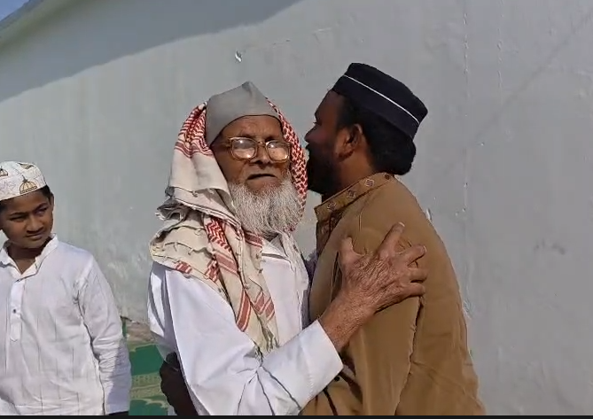 Namaz was offered on Bakrid in Vikasnagar : विकासनगर में अकीदत और भाईचारे के साथ अदा की गई ईद-उल-अजहा की नमाज, पुलिस प्रशासन रहा पूरी तरह अलर्ट
