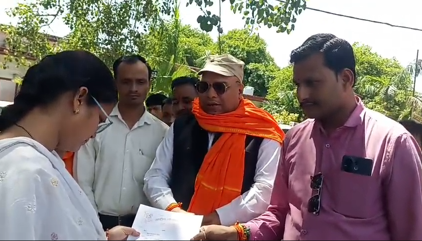 Protests against the exhibition : शाहजहांपुर: नुमाइश आयोजन को लेकर विरोध, प्रशासन को सौंपा गया ज्ञापन