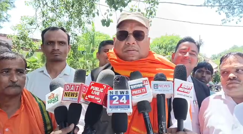 Protests against the exhibition : शाहजहांपुर: नुमाइश आयोजन को लेकर विरोध, प्रशासन को सौंपा गया ज्ञापन