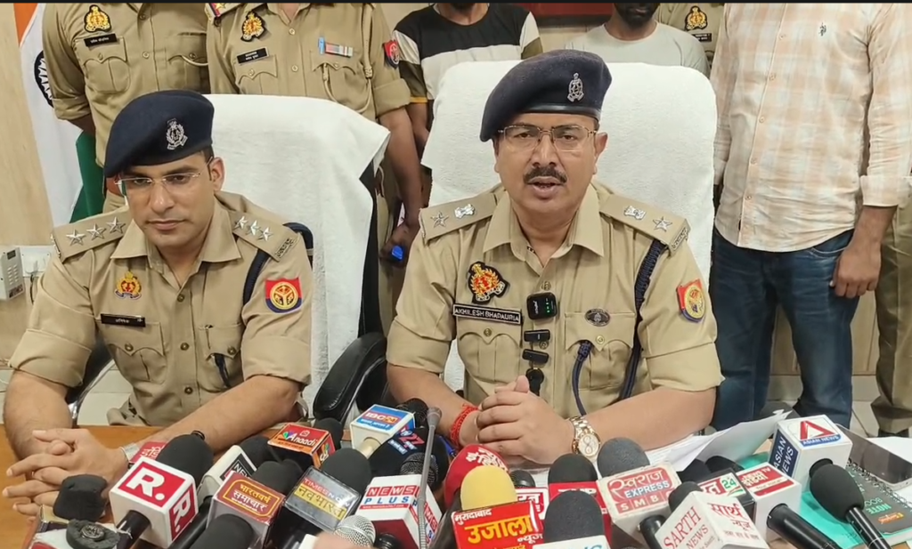 Woman murder case revealed in Amroha : अमरोहा में महिला हत्या कांड का खुलासा, प्रेम प्रसंग और शादी के दबाव में की गई थी हत्या, दो आरोपी गिरफ्तार