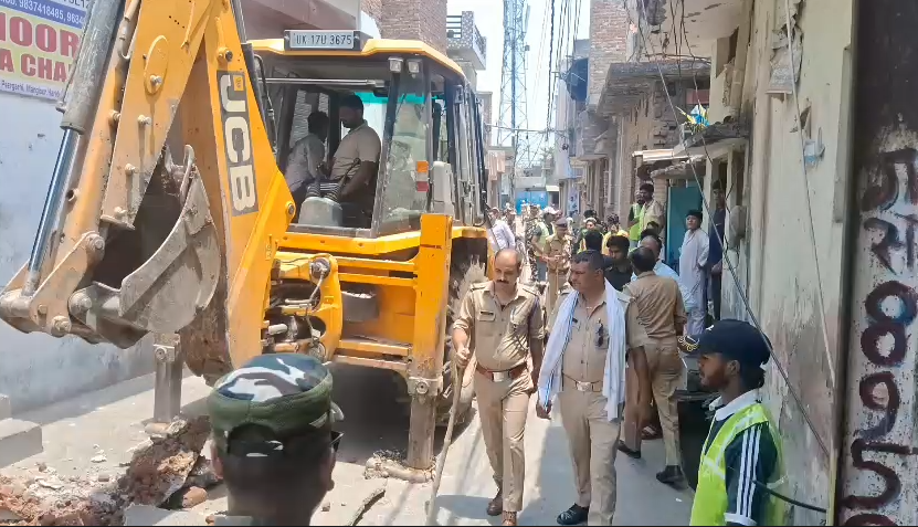 Uproar over encroachment removal action : अतिक्रमण हटाने की कार्रवाई पर बवाल, मोंटी ने नगर पालिका पर उठाए सवाल