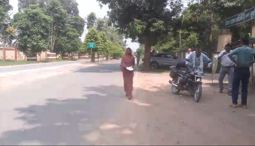 The victim is wandering from door to door, pleading for justice : पीड़िता दर-दर भटक रही, न्याय की गुहार; पुरानी रंजिश में मारपीट और अभद्रता का आरोप