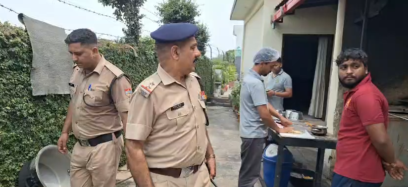 Vikasnagar on alert after Lucknow fire : लखनऊ अग्निकांड के बाद विकासनगर में अलर्ट, फायर ब्रिगेड ने होटलों और कोचिंग संस्थानों का किया निरीक्षण