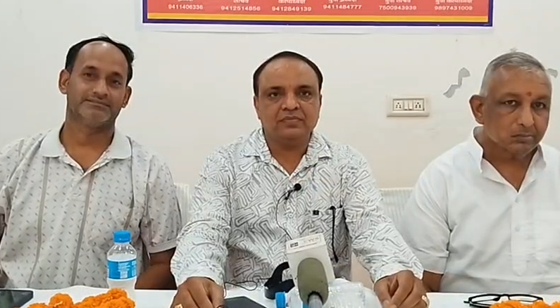 Meeting of traders and GST officials :व्यापारियों और जीएसटी अधिकारियों की बैठक में उठीं समस्याएं, मुख्यमंत्री के नाम सौंपा गया पांच सूत्रीय ज्ञापन