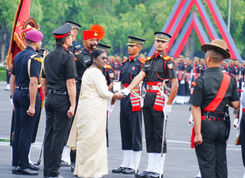 IMA's grand passing out parade in the presence : राष्ट्रपति द्रौपदी मुर्मू की मौजूदगी में आईएमए की भव्य पासिंग आउट परेड सम्पन्न, 515 कैडेट बने सैन्य अधिकारी