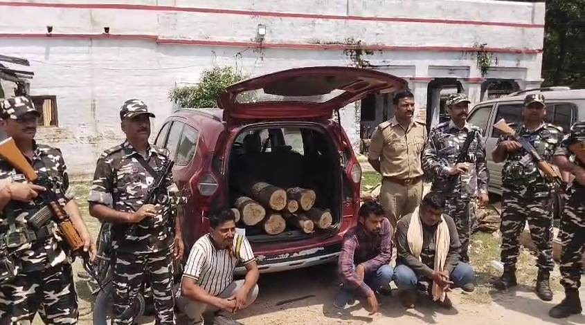 Pushpa's big revelation with sandalwood smuggling : चंदन तस्करी के साथ पुष्पा का बड़ा खुलासा: 8 बोटा चंदन की लकड़ी के साथ तीन तस्कर गिरफ्तार