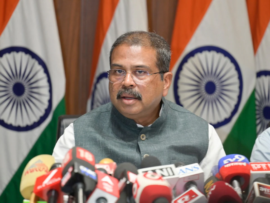 Dharmendra Pradhan resigns from the post of Union Education Minister : धर्मेंद्र प्रधान ने केंद्रीय शिक्षा मंत्री पद से दिया इस्तीफा, छात्र आंदोलन के बीच बड़ा फैसला