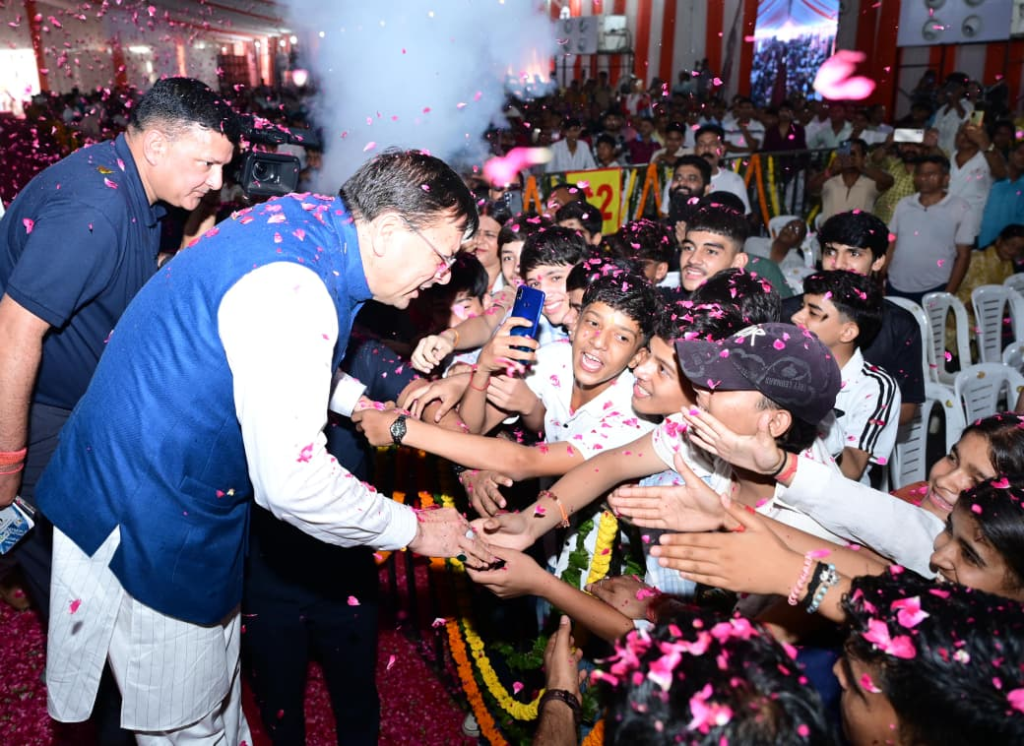 Commitment to service, good governance and dedication : सेवा, सुशासन और समर्पण का संकल्प: राज्यपाल और मुख्यमंत्री ने किया सेवा पखवाड़ा का शुभारंभ, ₹219 करोड़ की 51 विकास परियोजनाओं की दी सौगात