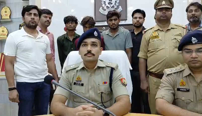 Looting case revealed, three accused arrested : जालौन पुलिस ने 72 घंटे में लूटकांड का किया खुलासा, तीन आरोपी गिरफ्तार; लूटी गई बाइक, नकदी और बलेनो कार बरामद