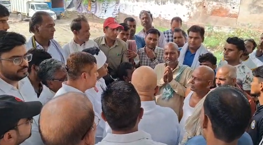 Politics heats up over Baldev Yadav's death : बलदेव यादव की मौत पर गरमाई सियासत, कांग्रेस प्रदेश अध्यक्ष अजय राय ने परिजनों से की मुलाकात..
