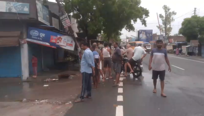 Rain exposed the municipality's preparations : बारिश ने खोली नगर पालिका की तैयारियों की पोल, अंबेडकर नगर में चार फीट तक भरा गंदा पानी, जनजीवन अस्त-व्यस्त