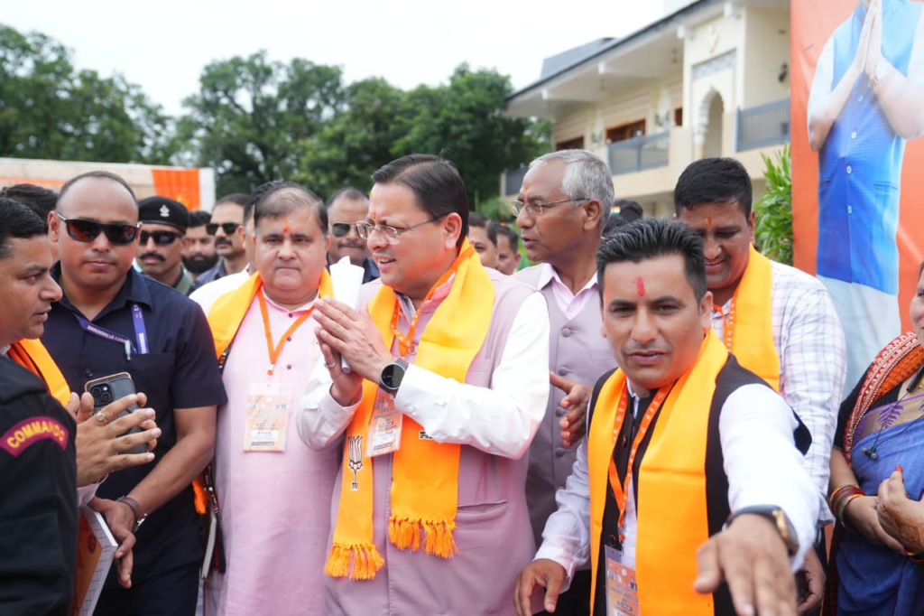 CM धामी ने चोरगलिया में सुनीं जनसमस्याएं, 9.93 करोड़ की लागत से बने शेर नाला पुल का किया लोकार्पण