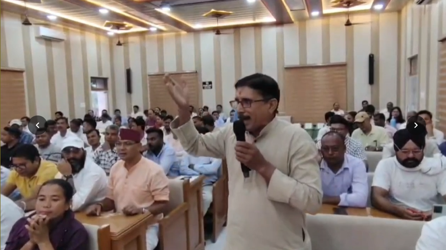क्षेत्र पंचायत बैठक का सदस्यों ने किया बहिष्कार, विकास कार्यों में देरी पर जताई नाराजगी