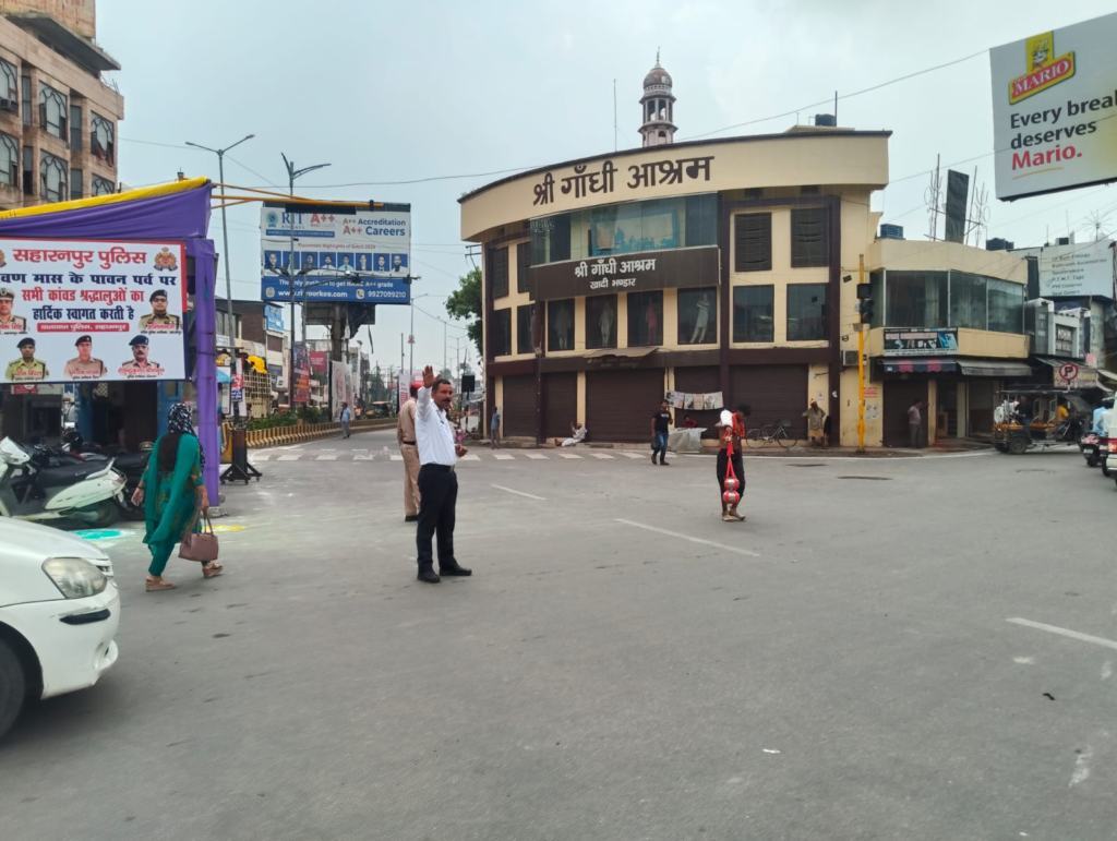 Saharanpur police engaged in welcoming and protecting Kanwariyas : कांवड़ यात्रा 2026: कांवड़ियों के स्वागत और सुरक्षा में जुटी सहारनपुर पुलिस, जगह-जगह लगाए सेवा शिविर