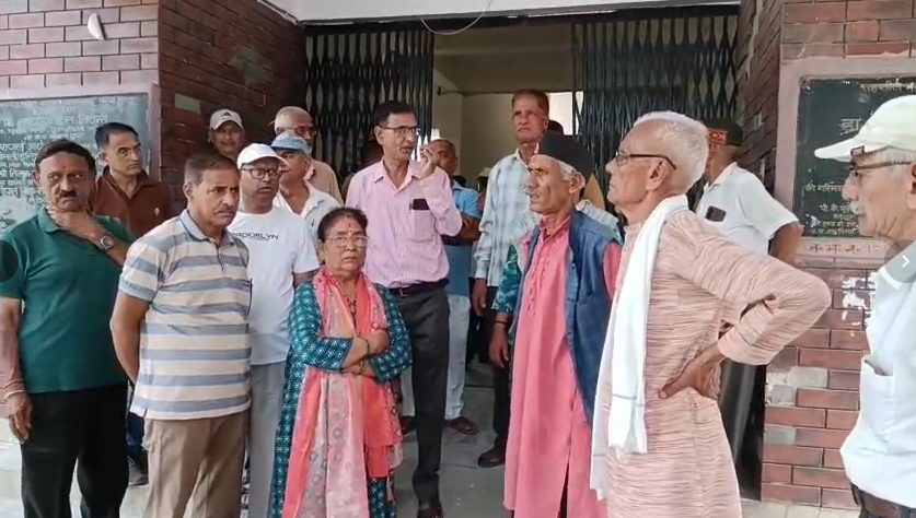 खटीमा में राज्य आंदोलनकारियों ने सरकार के खिलाफ खोला मोर्चा, 20 हजार पेंशन और 10% आरक्षण की मांग