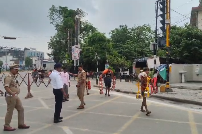Saharanpur police engaged in welcoming and protecting Kanwariyas : कांवड़ यात्रा 2026: कांवड़ियों के स्वागत और सुरक्षा में जुटी सहारनपुर पुलिस, जगह-जगह लगाए सेवा शिविर
