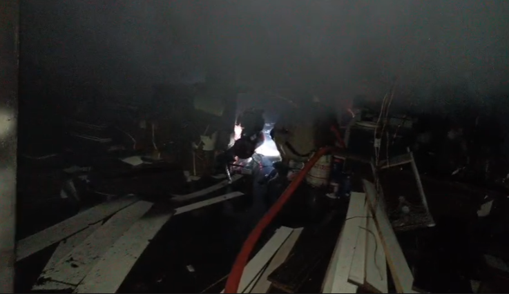 Massive fire breaks out at a wood factory in Saharanpur : सहारनपुर में लकड़ी की फैक्ट्री में भीषण आग, इलाके में मची अफरा-तफरी; दमकल ने पाया काबू