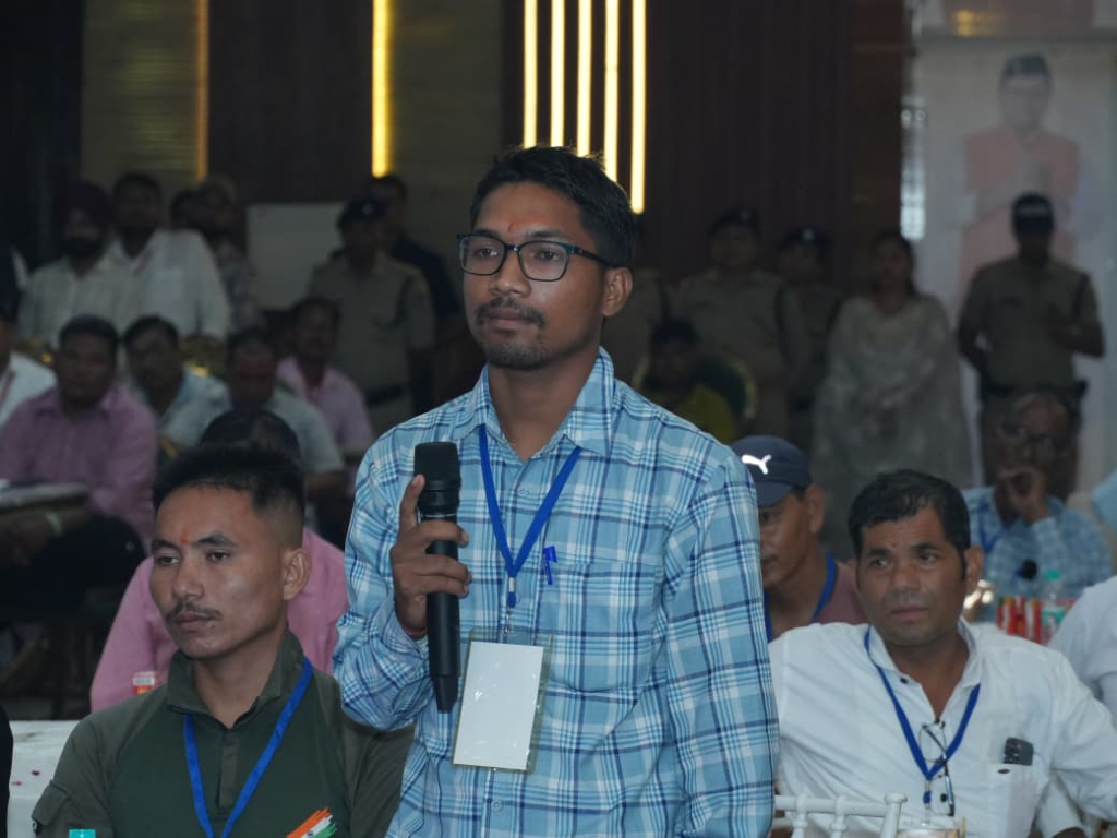 CM Dhami listened to the problems of the society : खटीमा में थारू जनजाति संवाद कार्यक्रम, सीएम धामी ने सुनीं समाज की समस्याएं; बोले- थारू समाज का सर्वांगीण विकास सरकार की प्राथमिकता