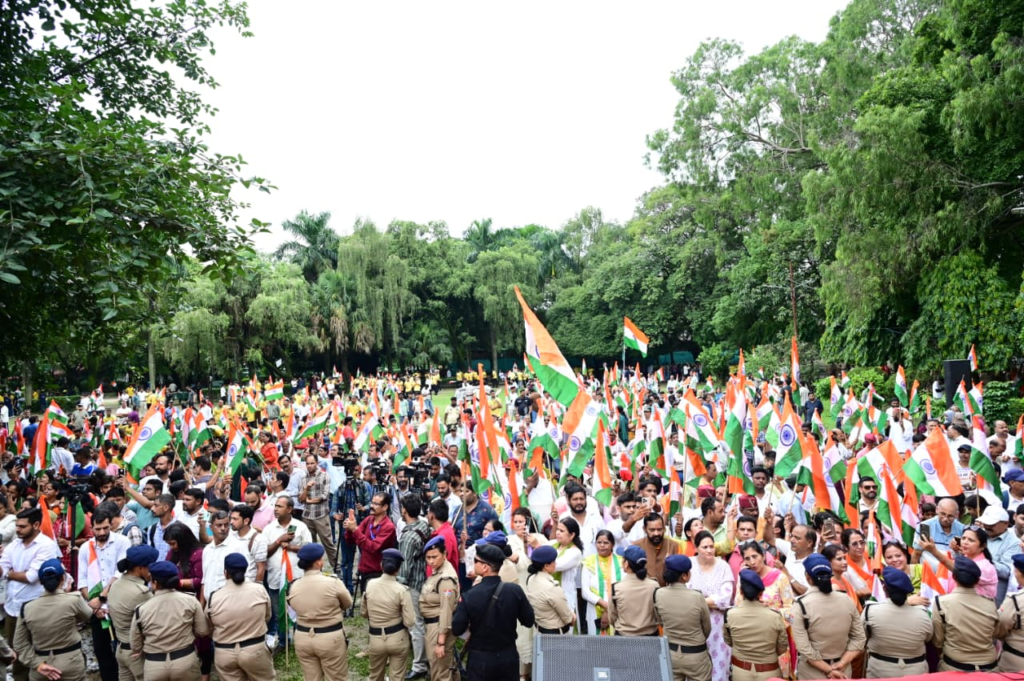 Chief Minister Dhami participated in the Har Ghar Tiranga Yatra : हर घर तिरंगा यात्रा में शामिल हुए मुख्यमंत्री धामी, प्रदेशवासियों से घर-घर तिरंगा फहराने की अपील