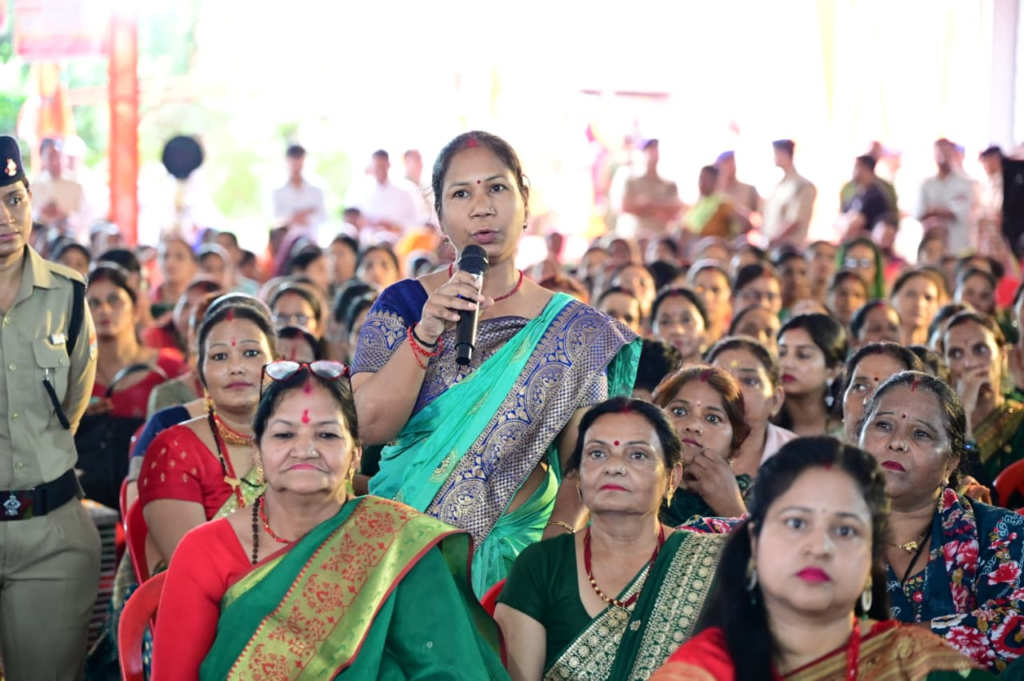 Chief Minister Dhami had a direct dialogue with the women power : मुख्यमंत्री धामी ने मातृशक्ति से किया सीधा संवाद, बोले- महिला सशक्तिकरण ही समृद्ध उत्तराखंड की आधारशिला