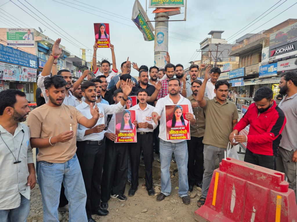 अंकिता भंडारी को न्याय की मांग को लेकर विकासनगर में यूथ कांग्रेस का कैंडल मार्च, VIP एंगल की निष्पक्ष जांच की मांग