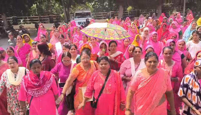 कासगंज: आंगनबाड़ी कार्यकर्ताओं ने DM को सौंपा ज्ञापन, प्रोत्साहन राशि को मानदेय में जोड़ने की मांग