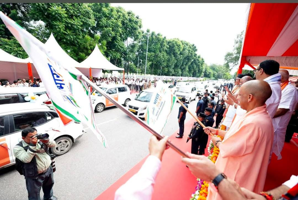 लखनऊ से शुरू हुई 'भारत टैक्सी' सेवा, ड्राइवरों को जीरो कमीशन और 5 लाख की सामाजिक सुरक्षा