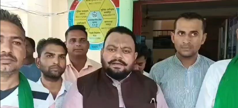 जसपुर में नो पार्किंग चालान के विरोध में आक्रोश रैली, प्रदर्शनकारियों ने किया कोतवाली का घेराव