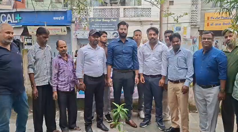 हरिद्वार में वृक्षारोपण अभियान ने पकड़ी रफ्तार, शांति पार्क में रोपा गया रुद्राक्ष का पौधा