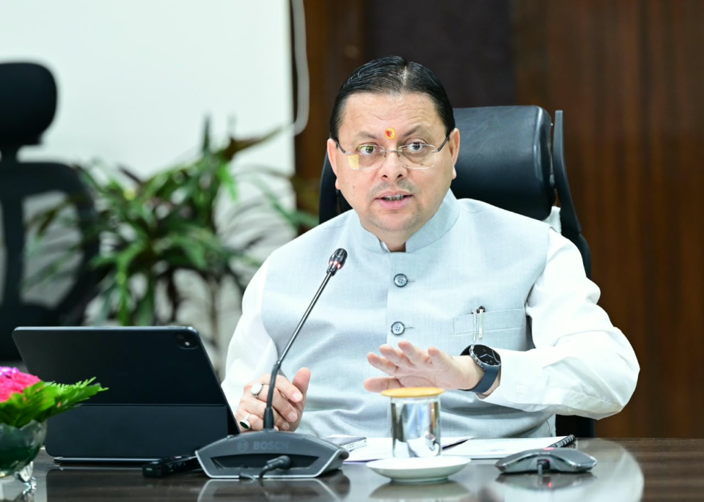 सीएम हेल्पलाइन पर शिकायतों का समयबद्ध समाधान सुनिश्चित करें अधिकारी: मुख्यमंत्री पुष्कर सिंह धामी