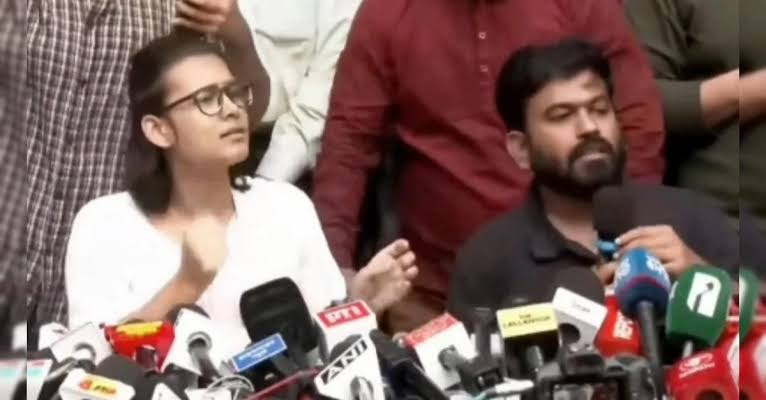 दिल्ली में CJP संस्थापक अभिजीत दीपके गिरफ्तार, तिरंगा मार्च से पहले हिरासत में लिया; चुनाव आयुक्त के इस्तीफे की मांग पर प्रदर्शन