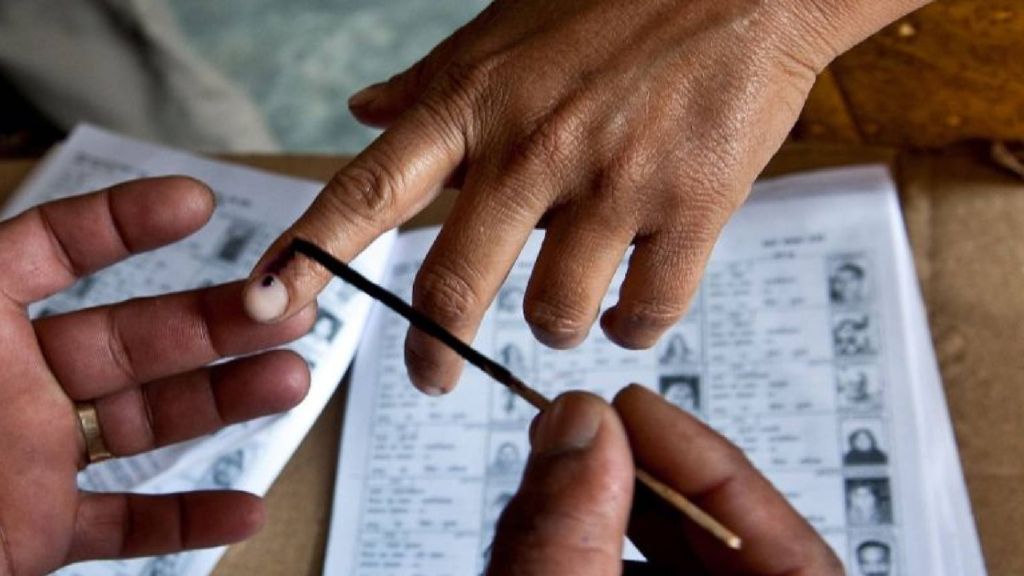 MLC Elections 2026: यूपी समेत 4 राज्यों की 28 विधान परिषद सीटों पर मतदान, गोरखपुर-फैजाबाद सीट पर BJP-सपा में कड़ा मुकाबला