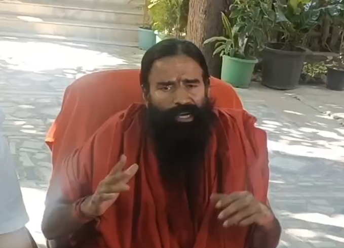 सनातन धर्म पर अभद्र टिप्पणी करने वालों पर बरसे बाबा रामदेव, धार्मिक ग्रंथों को लेकर कही बड़ी बात