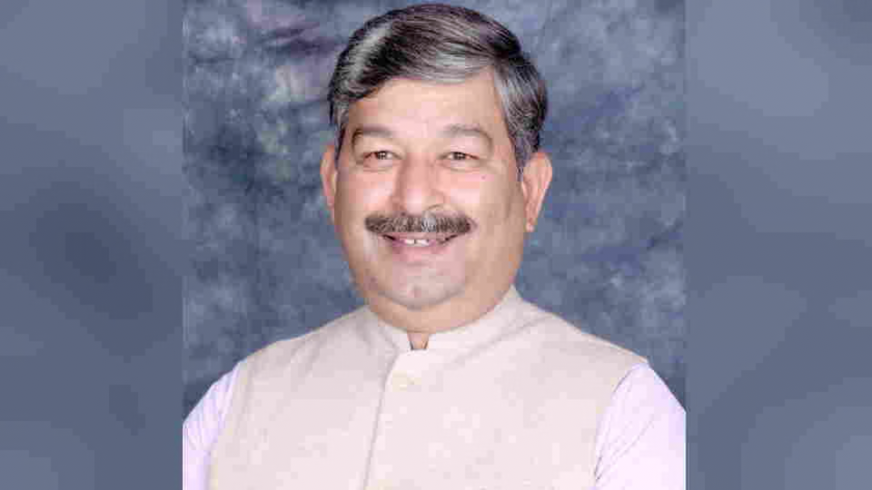 उत्तराखंड राज्यसभा: 24 दावेदारों पर मंथन के बाद दिनेश आर्य के नाम पर लगी मुहर, जानें पूरा सफर