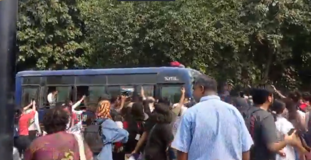 CJP प्रदर्शन LIVE: दिल्ली में हिरासत में लिए गए प्रदर्शनकारी, इंडिया गेट से AIIMS का रास्ता खुला; जंतर-मंतर से लौटने लगे लोग
